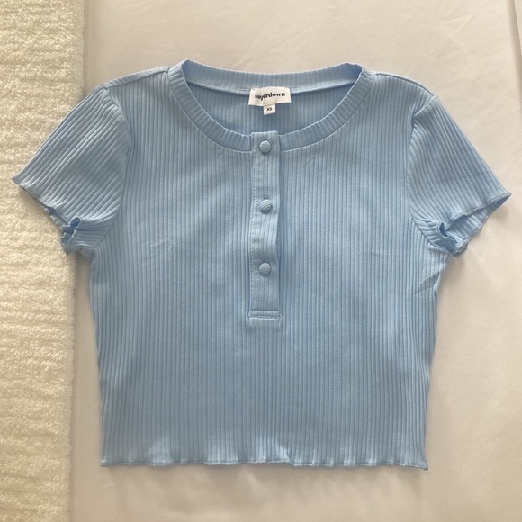 superdown henley tee 🩵 - Picture 2 of 3